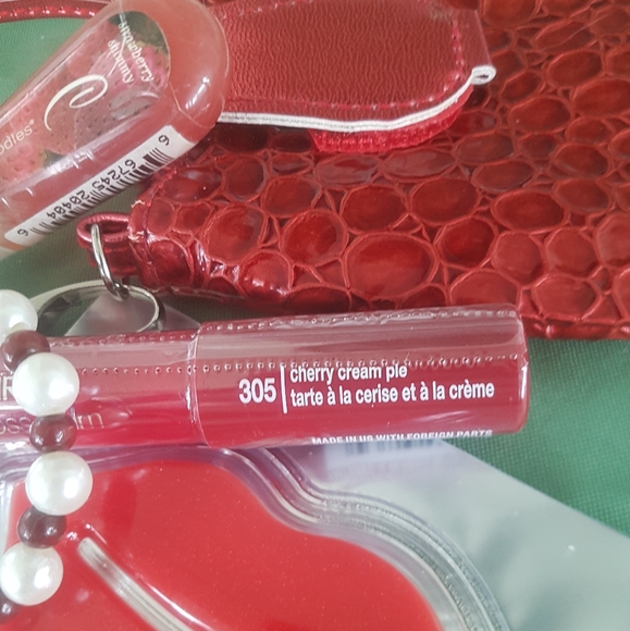 🍒🥧 Wild Cherry Gift Set - Picture 3 of 8